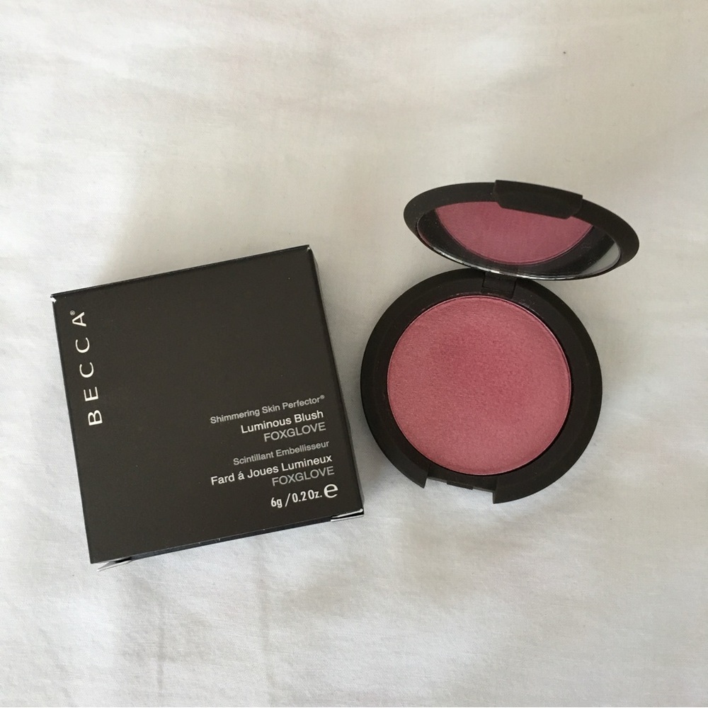 Becca Luminous blush in foxglove